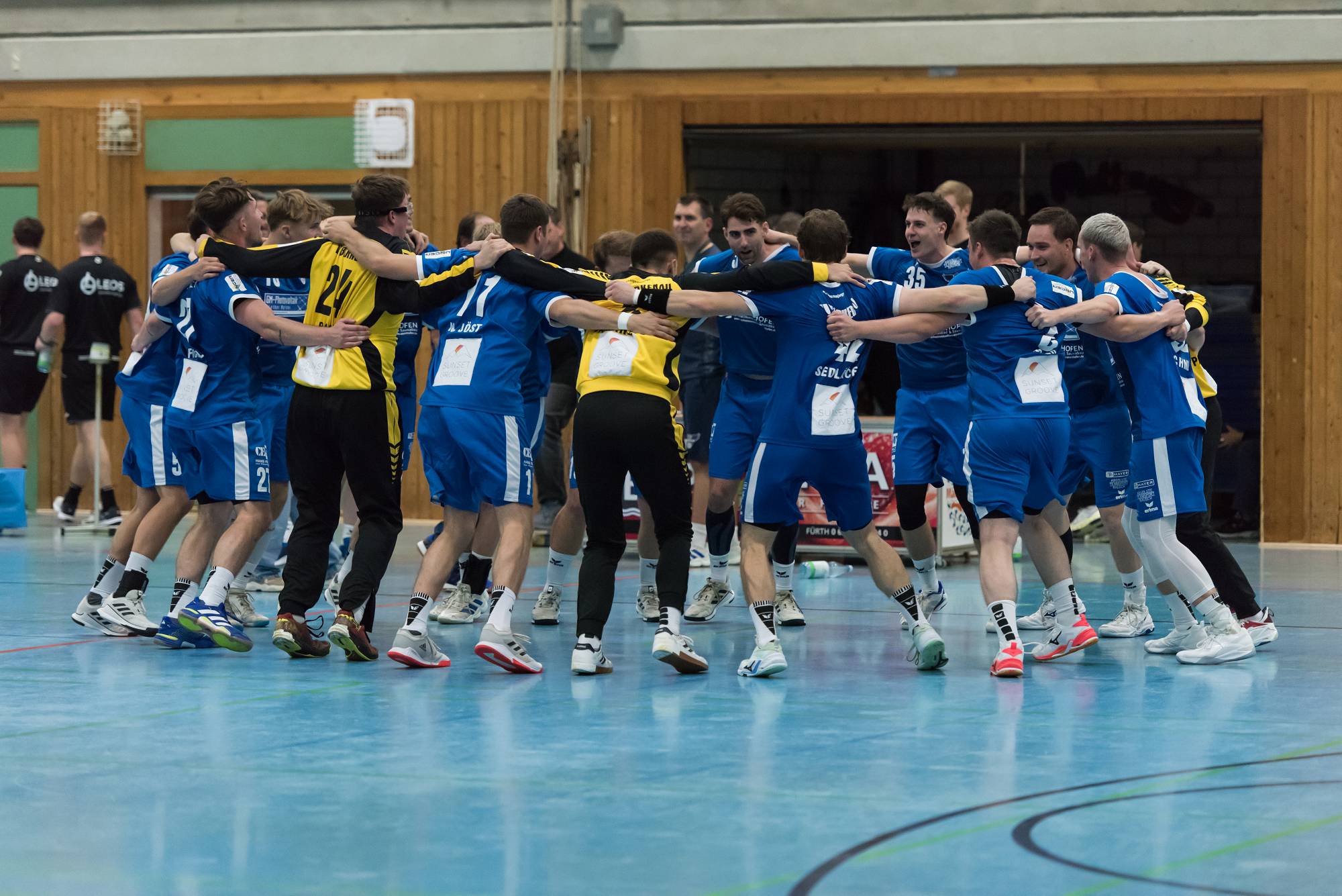 Tempo, Teamgeist, Tore: Falken brillieren im ersten Heimspiel